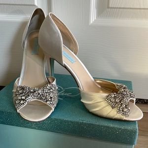 Betsy Johnson Bow Wedding Shoes